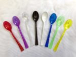 Cucharas Minis Por 50 Unidades Miden 10 cm .  Vienen en Barios Colores.