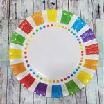 Platos Polipapel Grandes (22.5 cm Diametro) Blancos RAYAS Multicolor x 10 .