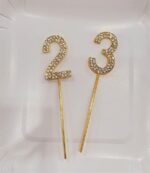 Adorno Numero Acrilico Dorado con Strass. Mide 8cm. - Imagen 3