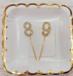 Adorno Numero Acrilico Dorado con Strass. Mide 8cm. - Imagen 2