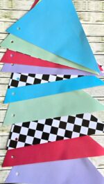 Banderin TRIANGULO CARRERAS AUTITOS VINTAGE. Mide 2,5 Metros.