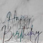 Topper HAPPY BIRTHDAY FRONTAL de Acrilico Espejado 15 cm Mide . Colores: Dorado Plateado