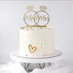 Topper ANILLOS DE BODA + Corazones  de Acrilico Espejado 10 cm Mide . Colores: Dorado Plateado