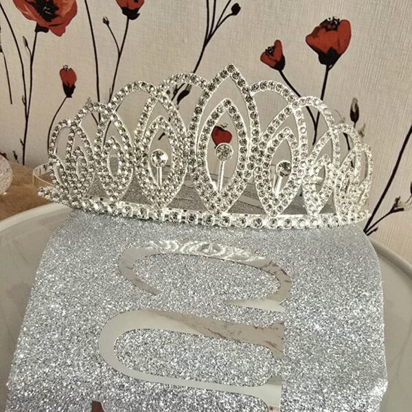 Set CORONA METAL STRASS PRINCESS + FAJA DE FC A TONO. Dorado Plata o GoldRose.