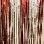 Cortina Metalizada Combinada ROJO Y PLATA  (2x1 Mts)