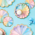 Platos PARTY GLAM x 10 Unidades Con Stamping Dorado. Mide 17 cm. - Imagen 2