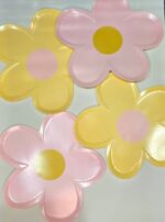 Platos Polipapel FORMA MARGARITA SPRING AMARILLO PASTEL x 10 Unidades. Miden 23 cm x 23,5 cm. - Imagen 2
