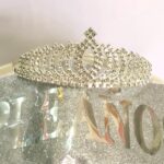 Set CORONA METAL STRASS PRINCESS + FAJA DE FC A TONO. Dorado Plata o GoldRose.