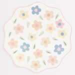 Platos Bandejas Polipapel Ondulado  MARGARITAS SPRING Blanco x 8. Mide 27cm x 27cm - Imagen 2