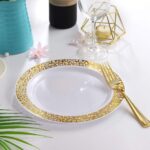 Plato de Plastico PREMIUN CALADO DORADO X 6 . Miden 19 cm Diametro.