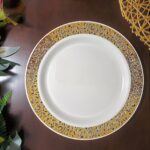 Plato de Plastico PREMIUN CALADO DORADO X 6 . Miden 19 cm Diametro. - Imagen 4