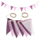 Banderin de Arpillera GAMA LILAS Y VIOLETAS . Mide Aprox 1.8 mts.
