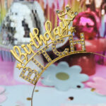 VINCHA METÁLICA "BIRTHDAY BITCH" con strass - Imagen 3