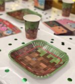 Linea de Cotillon: PIXEL GAME PLATOS POLIPAPEL X 8 - Imagen 2