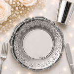 Plato Liberty Relieve  Stamping Plateado Borde Grueso 21 cm.  Trae 10 Unidades.