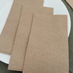 Servilleta Premium Texturada 1/8 Kraft 40x40  Trae 50 Unidades - Imagen 2