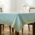 Mantel Metalizado Descartable Premiun Celeste con Lunares Dorados . Mide 1.37x1.83 mts.  REUSABLE - Imagen 2