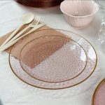 Platos PREMIUN LUJO MODELO VINTAGE ROSE CRISTAL  . De Plastico Resistente Reutilizable con Stamping x 10. Diametro 26  cm.